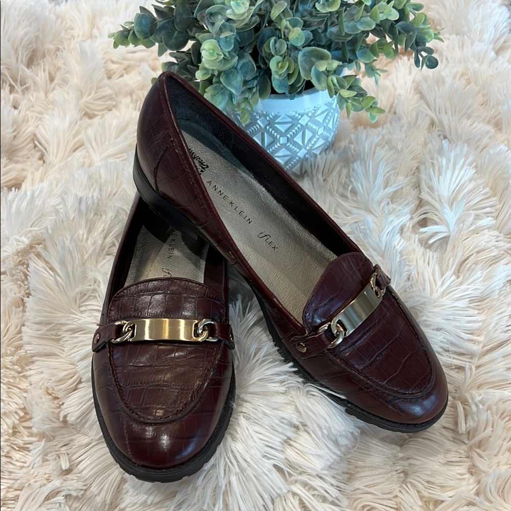 Anne Klein iFlex Brown Leather Loafers with Gold Accent 8.5M
